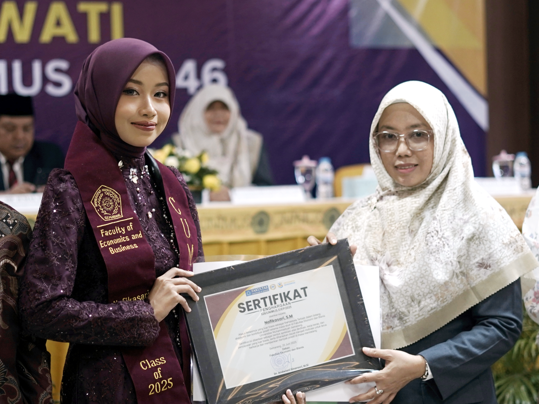 Nofikasari Wisudawan terbaik pada wisuda 46 unimus